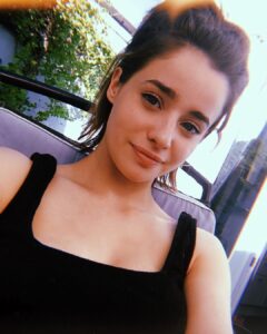 Actress Holly Earl HD Photos and Wallpapers December 2024