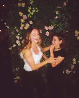 Holly Earl Instagram - Holiday booked vibes! ✈️