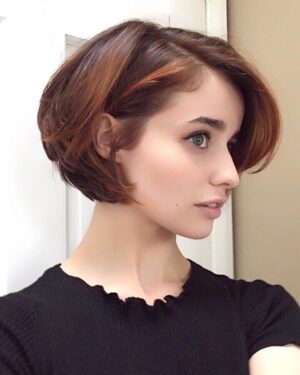 Holly Earl Instagram - New do! Short and feeling sassy. Can't wait for you to see what it's for. Cut by @pauledmonds217 💇💇💇