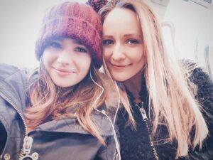 Holly Earl Instagram - Going to miss my big sis @lizziejearl when she heads to Bali for greener pastures in the New Year! Exciting times ahead! #takemewithyou #icanfitinasuitcase