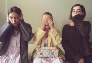 Holly Earl Instagram - Hear no evil, see no evil, speak no evil 🙉🙈🙊 Monkeying around with @chelseaedge & @elainefellows behind the scenes of #EricaPS4