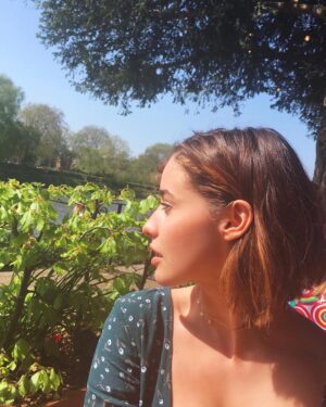 Holly Earl Instagram - #neededtosneeze ☀️