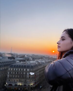 Holly Earl Instagram - Paris, you’ve charmed me 🌅