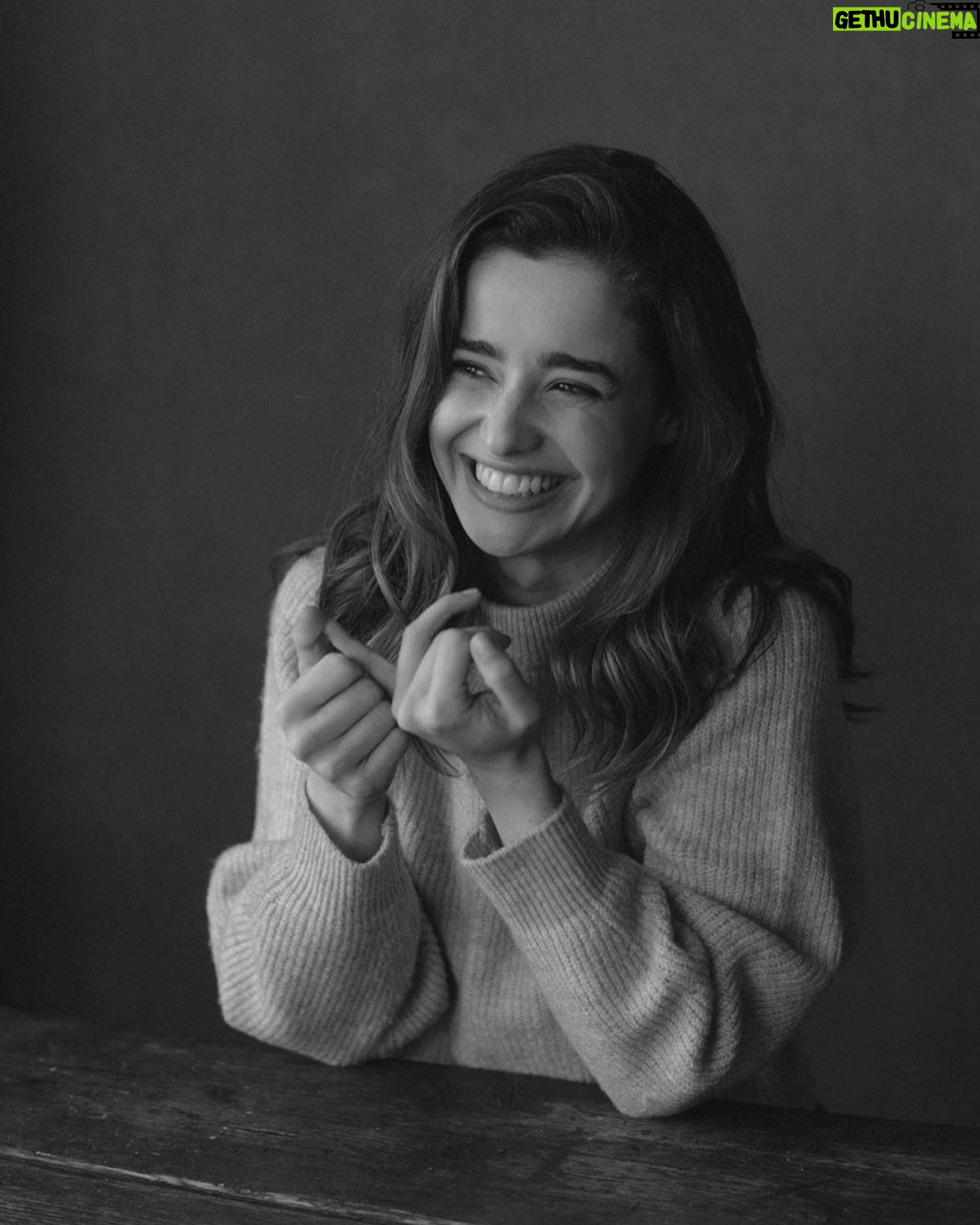 Most liked Instagram photo of Holly Earl