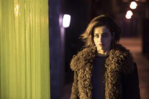 Holly Earl Instagram - #Humans starts tonight! 9pm on @channel4 🤖🤖🤖 #greeneyesattheready
