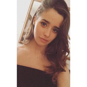 Holly Earl Instagram - x