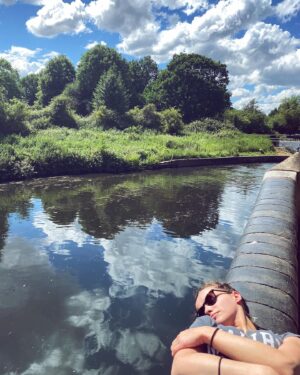 Holly Earl Instagram - Before food vs after food 🌞