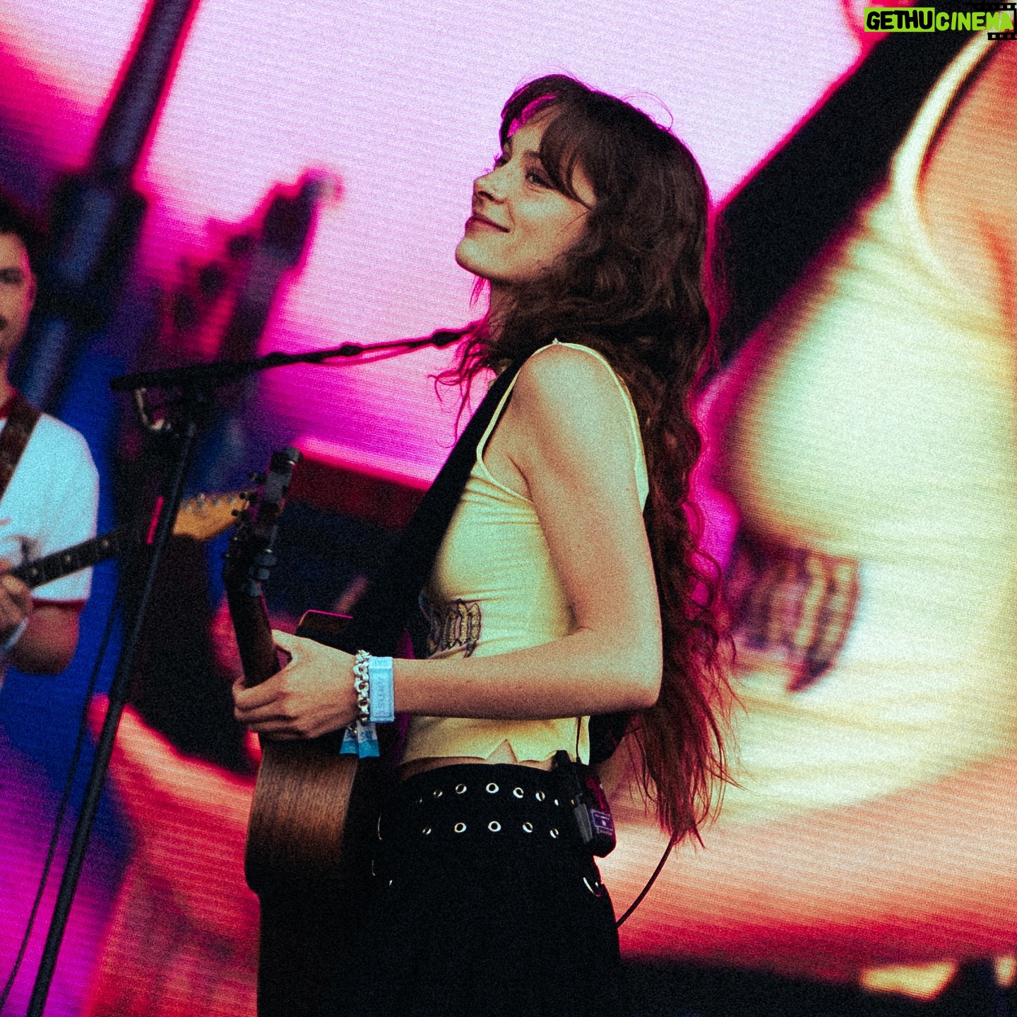 Holly Humberstone Instagram - Me & the bois at @bottlerocknapa on Friday๐๏ธ๐๏ธ๐๏ธ๐๏ธ