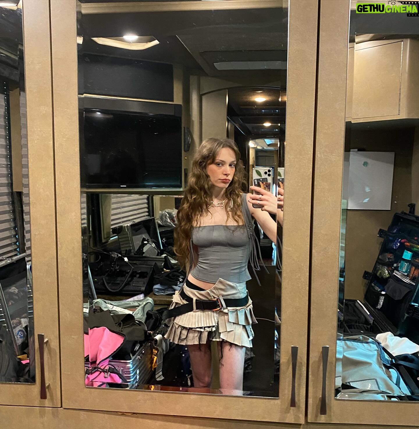 Holly Humberstone Instagram - Having a perfect time ! Thanks DC for being amazing last night, Philly tonight let’s fuckin go !!!!!