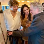Holly Mae Brood Instagram – Gister was mijn verjaardag. Eten, drinken, dansen, de leukste mensen en werkelijk prachtige kado’s van iedereen die ik lief heb. Met als klapper een schilderij geïnspireerd op mij die mijn moeder speciaal voor mij heeft laten maken door @guyolivier_artist . Ik ben blij. Ik ben dankbaar en ik ben vooral heel brak. ❤️ @amsterdam.juliette @barjules.amsterdam
