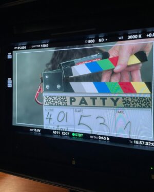 Holly Mae Brood Instagram - The end. Patty, staat erop! 🍓💋 #itsawrap #pattydeserie De fijnste, liefste hardwerkendste crew ooit ❤️ @willkoopman @videolandonline snel meer leuks, meer kan ik nog niet laten zien!