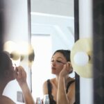 Holly Mae Brood Instagram - 💋 Ik vind het dus VRE SE LIJK om mascara van mijn gezicht (zie story) te krijgen. Ook de watjes die daar aan te pas komen zijn niet aan te slepen en da is natuurlijk nie goe. MAAR! Nu is er dus iets heel fijns: @lancomeofficial heeft de nieuwe Le 8 Hypnôse Mascara ontwikkeld die geen wax bevat waardoor het met lauwwarm water er super makkelijk afgaat! 💦 Ook bevat het een infused serum dat je activeert door de eerste keer de mascara 8x goed te pompen! Dus win win. Binnen 4 weken sterkere, verzorgde en vollere wimpers EN snel eraf. 😍 #Lancome #Le8Hypnose *AD