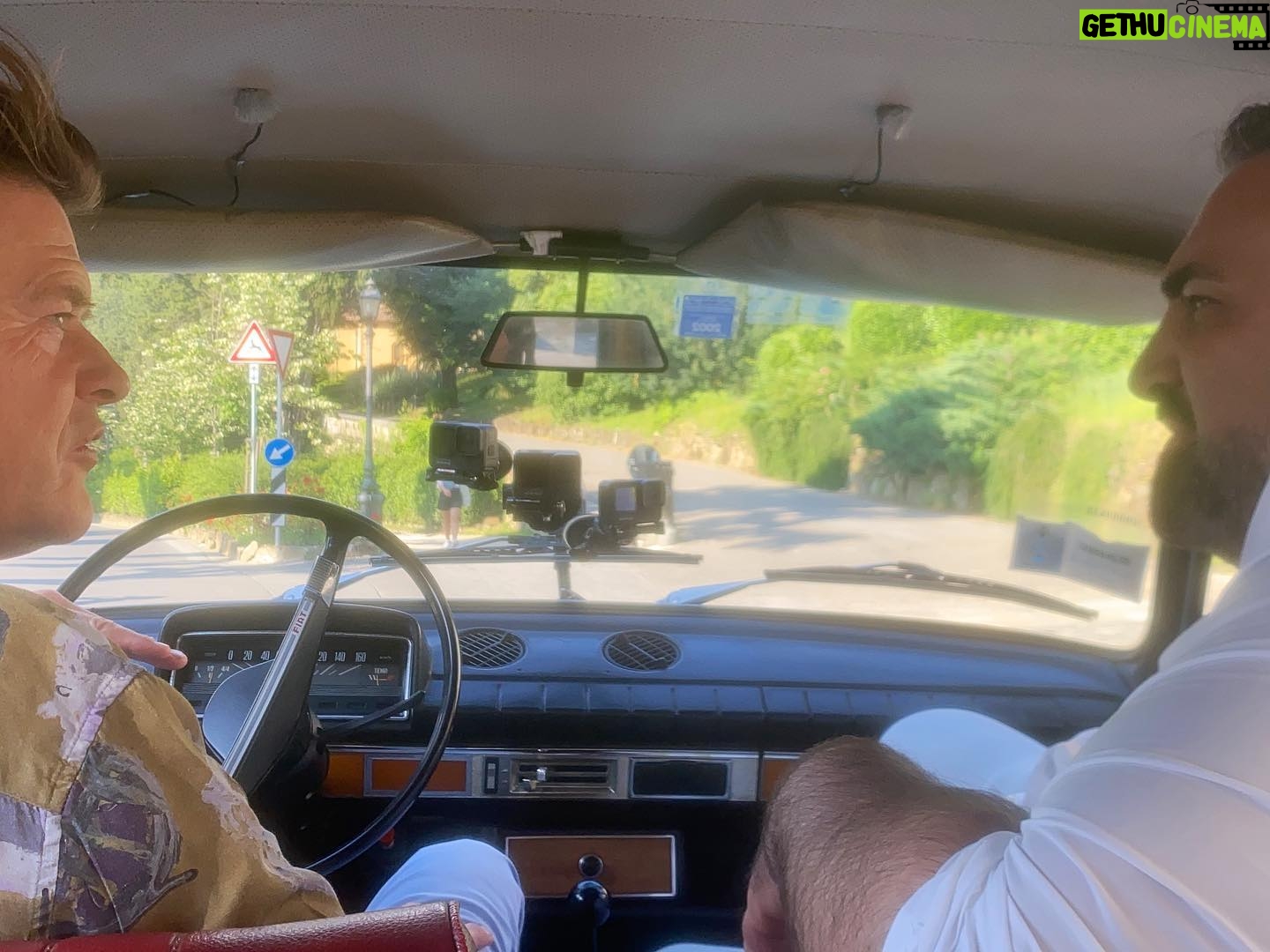 Holly Mae Brood Instagram - Casa di beau Italy 🍝🇮🇹🍷🍇 vanavond 20.30 @rtl met de papa’s op stap. (Of teddybeer @sinancan77 en lieve @beauvaned ) Dank voor de liefde en fijne gesprekken. X