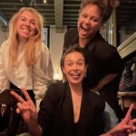 Holly Mae Brood Instagram – ✨🥂 Vanaf vandaag word ik vertegenwoordigd door @a_million_faces super veel zin in deze samenwerking! Als dat net zo leuk gaat worden als deze heerlijke avond beloofd dat wat. 😂❤️ @talisia90 en ik kennen elkaar lang en goed en dat we nu dit samen gaan doen voelt heel bijzonder, op naar nieuwe avonturen! Kissesss. ✌🏼