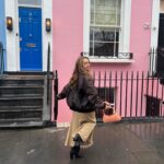 Holly Taylor Instagram - followww meeeee to Zoom this sunday, teaching another 30min bedtime yoga ☁️ (or cat nap if youre in the states) 🧶 sign up at the link in my bio!! honk shoo 🕯️
