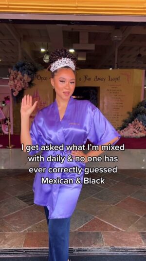 Honey Robinson Instagram - then I start speaking Spanish & we’re all shook 😭 

#exploremore #explore #quinceañera #quincedress #mexican #mixed #blaxican #relatable #spanish #pesopluma