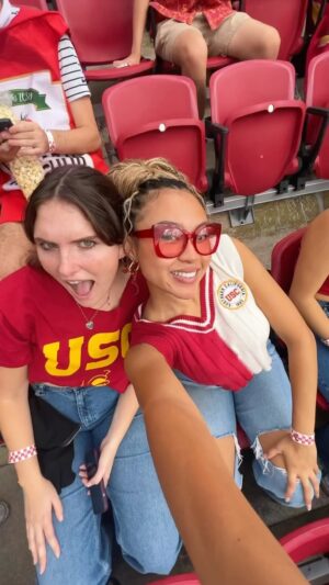 Honey Robinson Instagram - Last game of the season with @zennioptical 💛#zennipartner