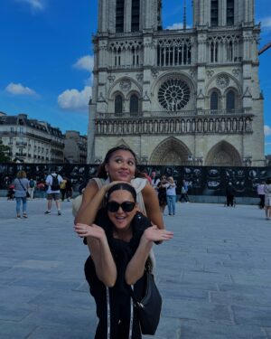 Honey Robinson Instagram - virtual scrapbook ☁️🧳🛩️✨

#explore #exploremore #travel #cannes #paris #momanddaughter
