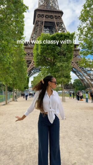 Honey Robinson Instagram - twin @lizrobdelreal 

#explore #exploremore #reels #reelsinstagram #paris #eiffeltower #france #mom