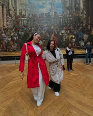 Honey Robinson Instagram - i louvre you
#explore #exploremore #louvremuseum #museum #paris