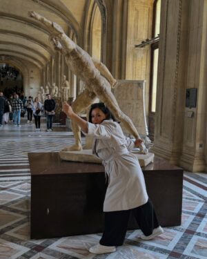 Honey Robinson Instagram - i louvre you
#explore #exploremore #louvremuseum #museum #paris