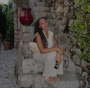 Honey Robinson Instagram - europe diaries 🌱