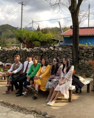 Hong Bi-ra Instagram - 떠나보내기 싫은 조우리마을 비하인드🏡💕🥹