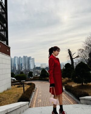 Hong Eun-hee Instagram - 12월! 코끝쨍 추위시작!
따뜻하게 챙겨입고
감기조심하세요 ^^
