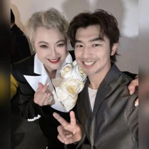 Hong Huifang Instagram - 台北的缘分延续到新加坡，好开心，我们台北见喽。
@chenbolin @andiechen 
#不如海邊吹吹風 #淑满奶奶
@catwalktaiwan @the_celebrityagency