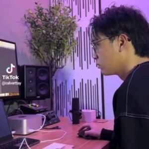 Hong Huifang Instagram - 是的，网络霸凌是一些只能躲在键盘背后自卑可怜的人，不要被他们的嫉妒无能影响到自己的磁场，加油💪💪
@calverttay