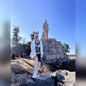 Hong Huifang Instagram - 放假没开工，趴趴走的一天！
#樂遊金門 
#不如海邊吹吹風
#大队休假的一天