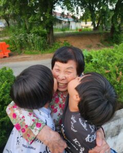 Hong Ji-min Most Liked Photos and Posts