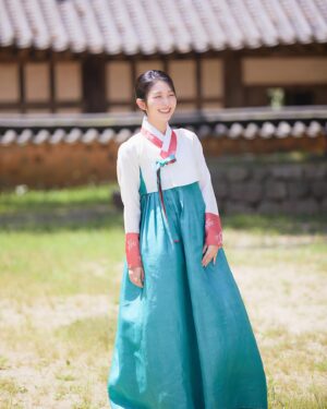 Hong Seung-hee Instagram - 🌺
오늘밤 11시 10분 KBS2 <그림자고백>
#그림자고백 #설이