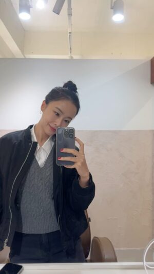 Hong Soo-hyun Instagram - #샤트렌점퍼 예뻐😆