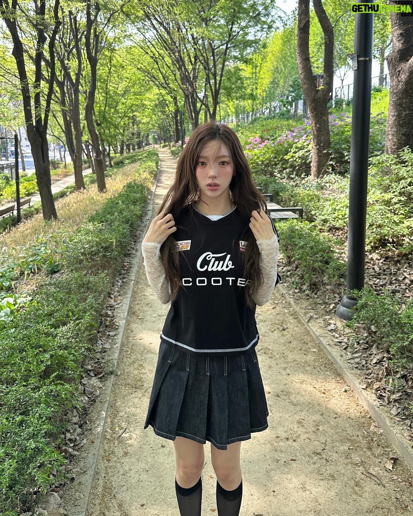 Hong Ji-yoon Instagram - #광고 #벤셔먼 #bensherman 얘들아 다나와 봄왔다 다나와 ! ! ! ᶿ̷⌔ؔᶿ̷