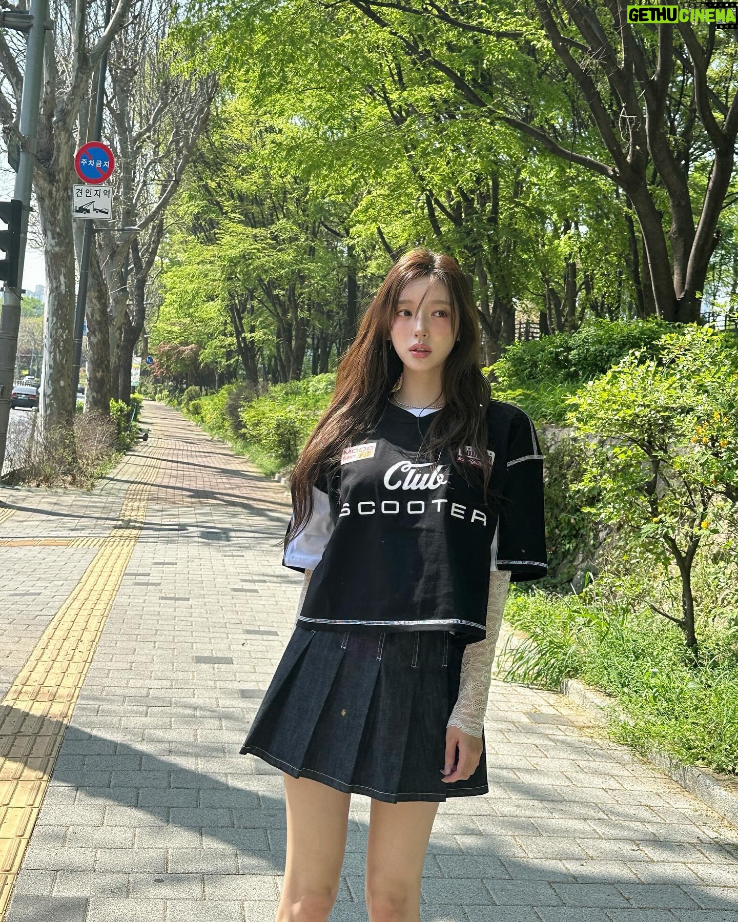 Hong Ji-yoon Instagram - #광고 #벤셔먼 #bensherman 얘들아 다나와 봄왔다 다나와 ! ! ! ᶿ̷⌔ؔᶿ̷