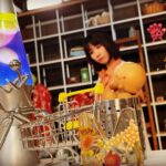Honoka Matsumoto Instagram - . 「ラフな生活のススメ」 今夜11時から最終回の放送です！ みてください🤟 #松本穂香 #ラフな生活のススメ #セットに紛れ込む松本　 #ジャスティス