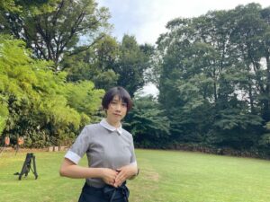 Honoka Matsumoto Instagram - 「ミワさんなりすます」
明日から放送スタートです📺

明日は「あさイチ」に生出演します！

#ミワさんなりすます 
#松本穂香 
#2枚目家政婦ポーズ？