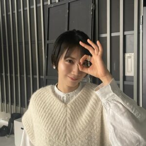 Honoka Matsumoto Instagram - .
取材の合間の松本👢

大の字ポーズ？のサービスをいただいたので
あわせてどうぞ。

#笑いのカイブツ 
#松本穂香