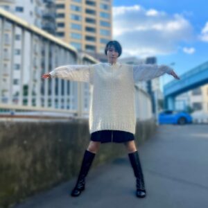 Honoka Matsumoto Instagram - .
取材の合間の松本👢

大の字ポーズ？のサービスをいただいたので
あわせてどうぞ。

#笑いのカイブツ 
#松本穂香