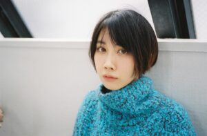 Honoka Matsumoto Instagram - ☀️

松本穂香カレンダー2024『I want to meet YOU』
たくさんのご予約ありがとうございます！

カレンダー12月の候補だった写真を🧵

こちらのカレンダーですが
【来週19日 月曜日】までにご予約いただいた方は
確実にご購入いただけます…！

そしてご予約いただいた方には3月中にお届けできるよう、
大急ぎで準備します💨

ご購入いただける方はこの機会にぜひ、、！！

#松本穂香 
#松本穂香カレンダー2024
