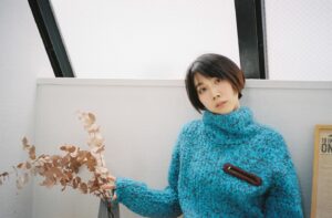 Honoka Matsumoto Instagram - ☀️

松本穂香カレンダー2024『I want to meet YOU』
たくさんのご予約ありがとうございます！

カレンダー12月の候補だった写真を🧵

こちらのカレンダーですが
【来週19日 月曜日】までにご予約いただいた方は
確実にご購入いただけます…！

そしてご予約いただいた方には3月中にお届けできるよう、
大急ぎで準備します💨

ご購入いただける方はこの機会にぜひ、、！！

#松本穂香 
#松本穂香カレンダー2024
