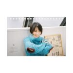 Honoka Matsumoto Instagram - . ▼カレンダーについてその①▼ オフ感強めで構成した今回のカレンダーですが マネージャーの強い希望により カレンダー部分の裏面にも写真を入れてもらいました👏 (2枚目参照。フラームのロゴは実際には入りません) 裏面の写真は、よりオフ感満載というか、 もはやオフすぎてインスタとかには載せられないレベルの写真たちです。 クスッと笑えてジワッと温かくなるような カレンダーになっていると思います。 1年が過ぎてカレンダーとしての機能を失っても 飾っていただけるのではないかと思いますのでぜひ。 #松本穂香 #松本穂香カレンダー2024