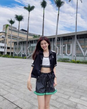 Hsin-Ling Chi Instagram - 快畢業了 趁畢業之前在這個場景多拍照（？ 哈哈哈

With #puma
