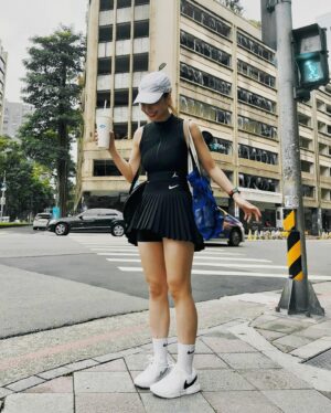 Hsing-Chen Yeh Instagram - 🔸填空題 （5分）
練完球來杯_______ ，快樂4神仙🧚🏽‍♀️

@nike  #nikecourt