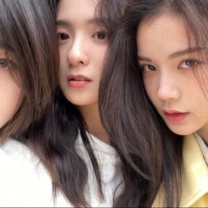 Hu Yixuan Instagram - -
太挤了😹😹
@lijiaqi_official