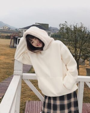 Hu Yixuan Instagram - -
开心～