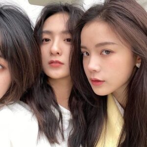 Hu Yixuan Instagram - -
太挤了😹😹
@lijiaqi_official