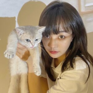 Hu Yixuan Instagram - -
#再见2020 🐱