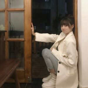 Hu Yixuan Instagram - -
爱穿西装的小胡😜
